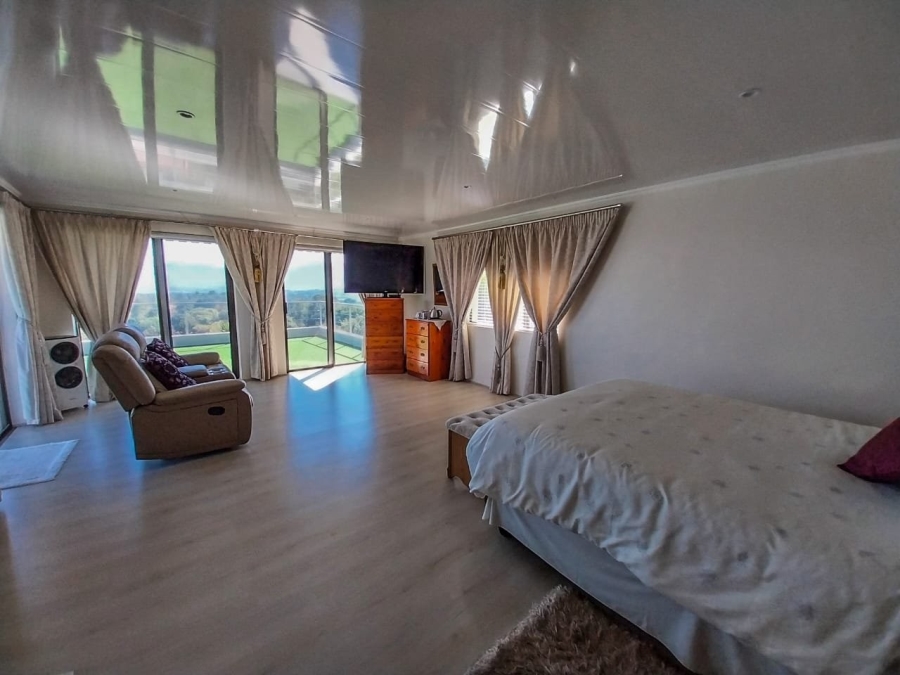 5 Bedroom Property for Sale in Meerhof North West